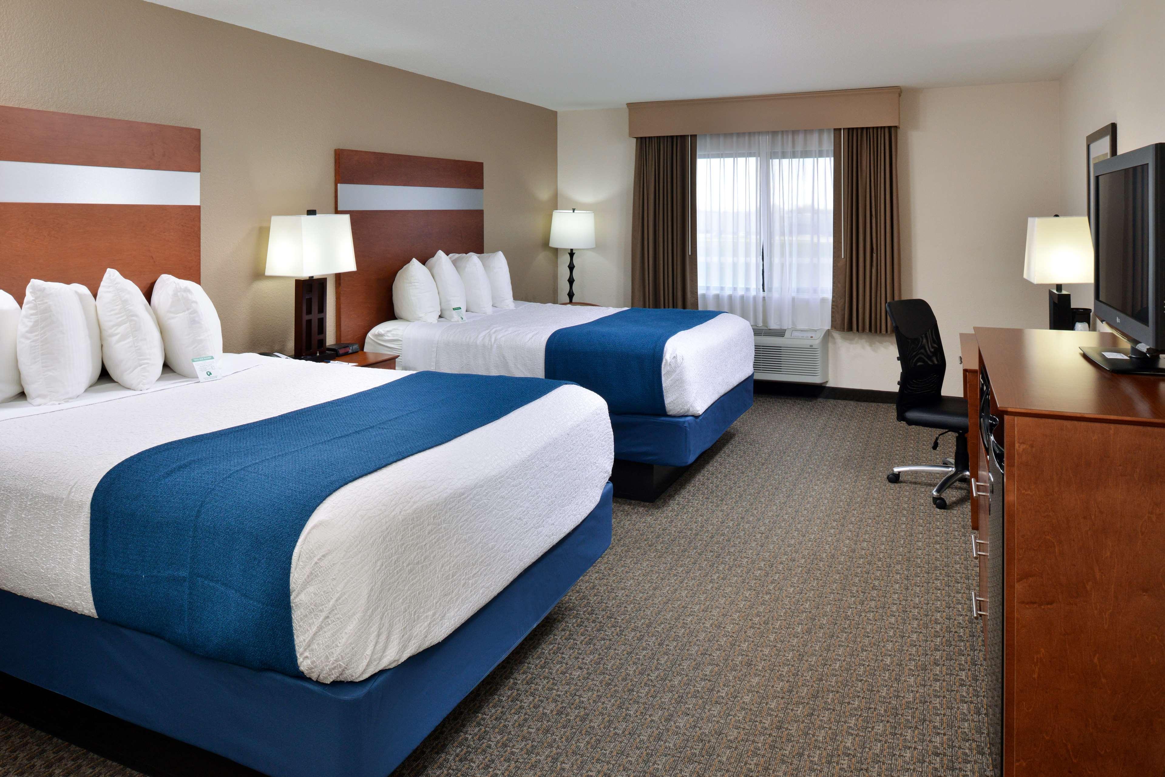 Best Western Big Spring Lodge Neosho Bagian luar foto