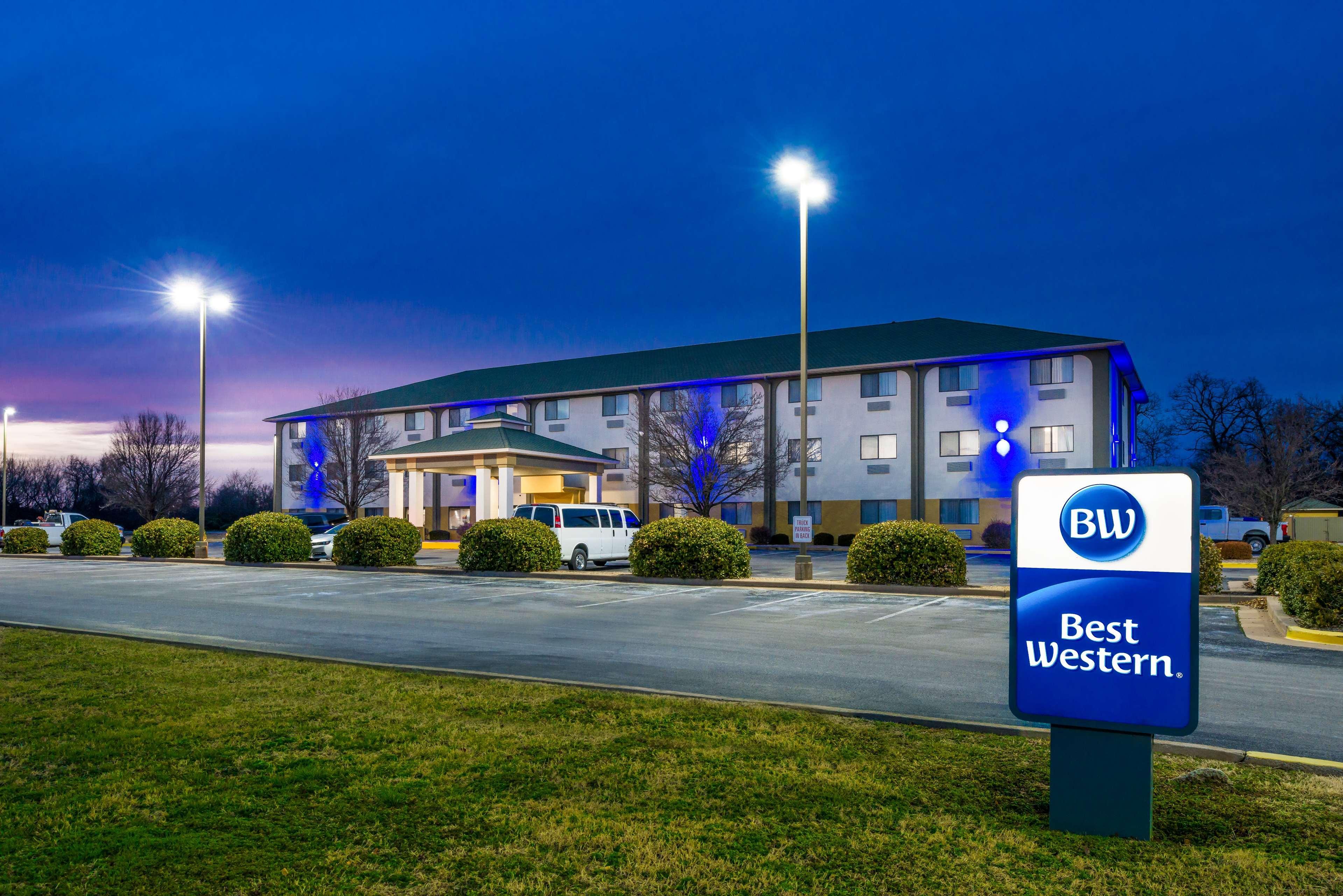 Best Western Big Spring Lodge Neosho Bagian luar foto