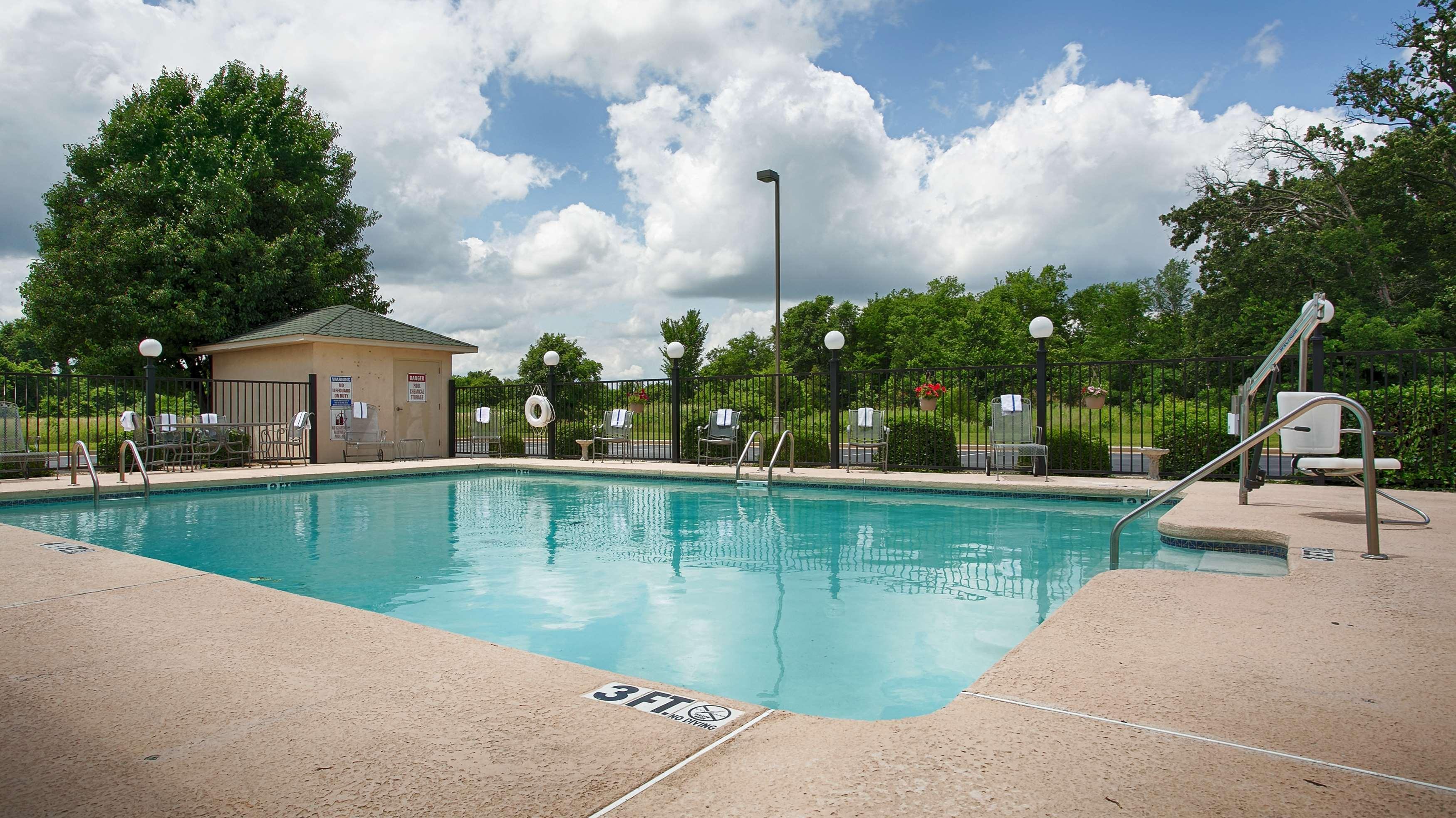 Best Western Big Spring Lodge Neosho Bagian luar foto